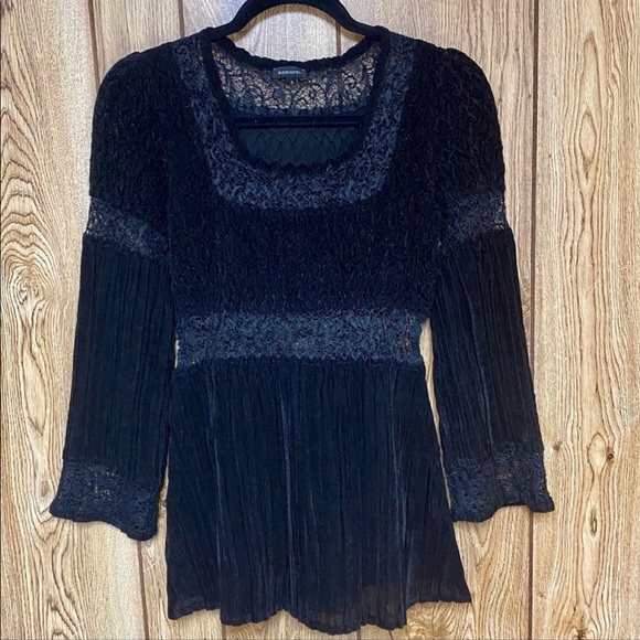 Black lace sweater - Picture 1 of 6